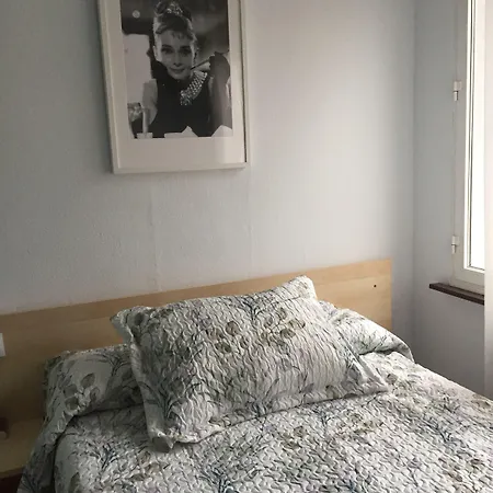 Pension Oviedo Πανσιόν 4*