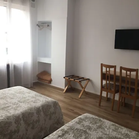 Pension Oviedo Πανσιόν