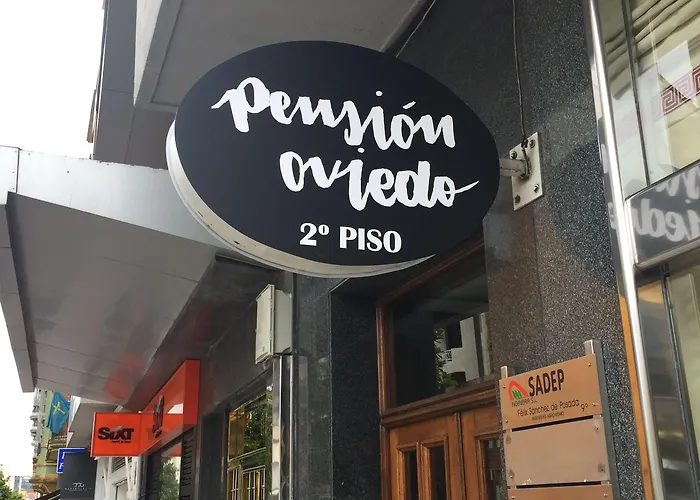בית הארחה Pension Oviedo 4*