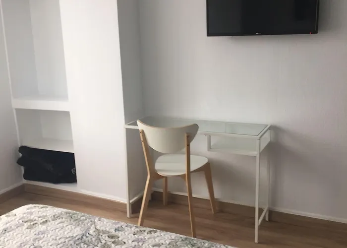 בית הארחה Pension Oviedo אוביידו