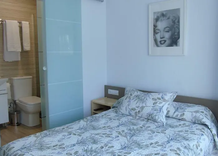 Pension Oviedo בית הארחה