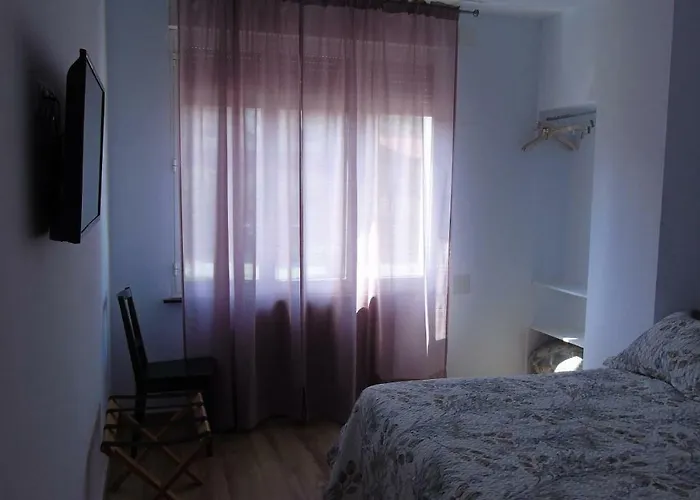 Pension Oviedo בית הארחה אוביידו